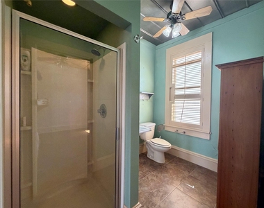 227 W Oak Street - Photo Thumbnail 6