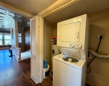 227 W Oak Street - Photo Thumbnail 8