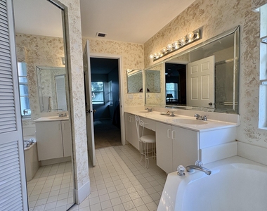 7702 Majestic Palm Drive - Photo Thumbnail 36
