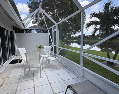 7702 Majestic Palm Drive - Photo Thumbnail 10