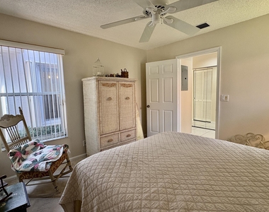 7702 Majestic Palm Drive - Photo Thumbnail 19