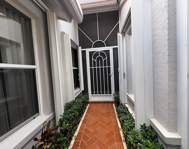 7702 Majestic Palm Drive - Photo Thumbnail 2