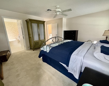 7702 Majestic Palm Drive - Photo Thumbnail 24