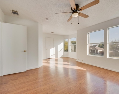 9711 Brierwyck Drive - Photo Thumbnail 15