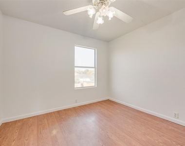 9711 Brierwyck Drive - Photo Thumbnail 20
