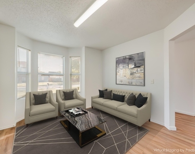 9711 Brierwyck Drive - Photo Thumbnail 3