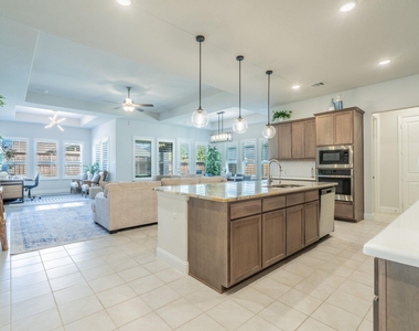 8116 Maybury - Photo Thumbnail 6