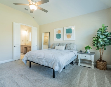 8116 Maybury - Photo Thumbnail 10