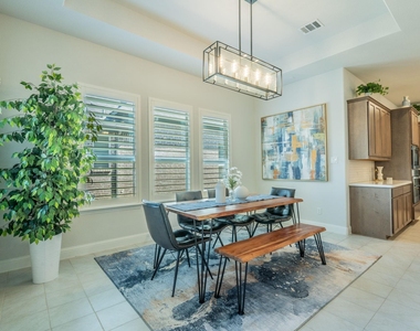8116 Maybury - Photo Thumbnail 7