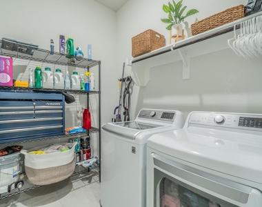8116 Maybury - Photo Thumbnail 19