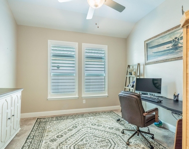 8116 Maybury - Photo Thumbnail 18