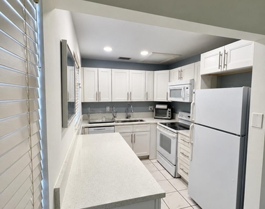 164 Mansfield D - Photo Thumbnail 1