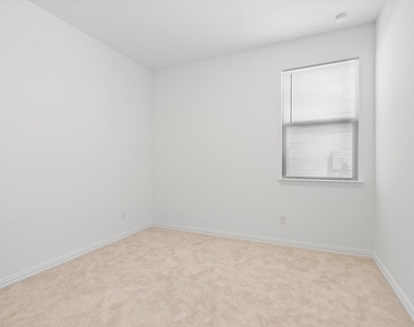 3017 Kaufman Court - Photo Thumbnail 10