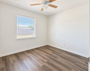 133 Baron Place - Photo Thumbnail 9