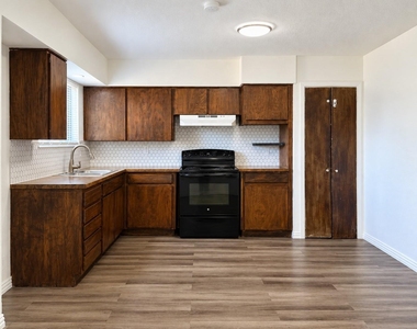 133 Baron Place - Photo Thumbnail 12