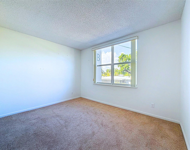 4025 N Federal Highway - Photo Thumbnail 14