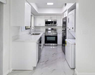 2590 Coral Springs Drive - Photo Thumbnail 6