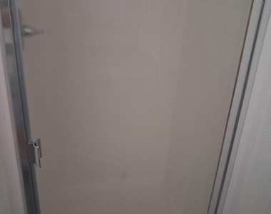 1123 Greenview Lane - Photo Thumbnail 14