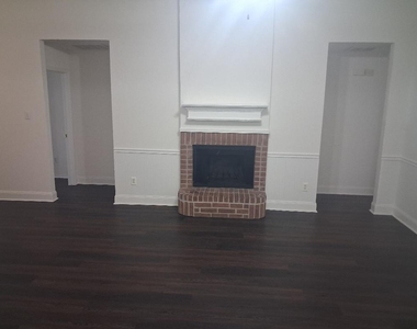 1123 Greenview Lane - Photo Thumbnail 2