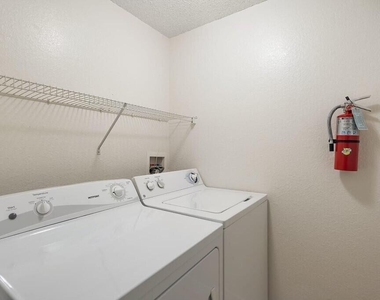 3021 Alcazar Place - Photo Thumbnail 9