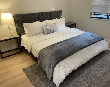 3021 Alcazar Place - Photo Thumbnail 10