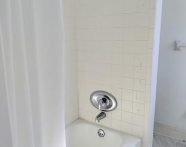 2760 N Dixie Highway - Photo Thumbnail 7