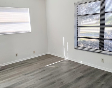 2760 N Dixie Highway - Photo Thumbnail 6