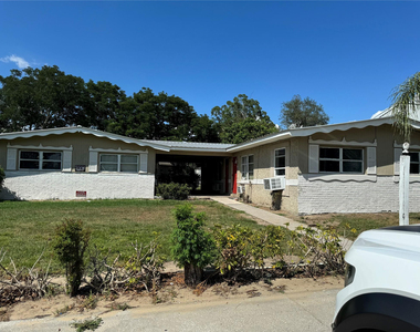 704 S Main Avenue - Photo Thumbnail 10