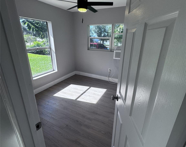 704 S Main Avenue - Photo Thumbnail 9
