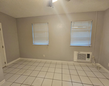 3000 Nw 5th Avenue - Photo Thumbnail 1
