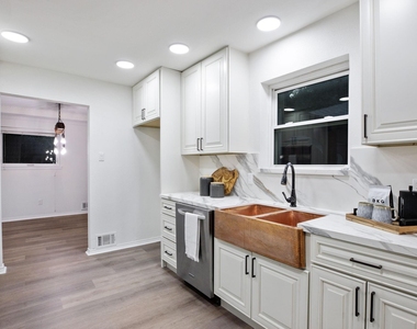 10922 Ferndale Road - Photo Thumbnail 19