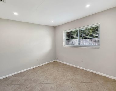 1321 Ne 46th Street - Photo Thumbnail 18