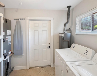 1321 Ne 46th Street - Photo Thumbnail 10