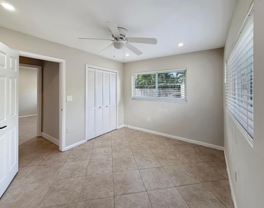 1321 Ne 46th Street - Photo Thumbnail 14