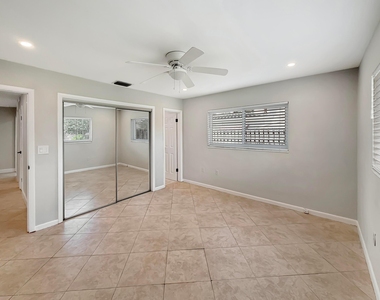1321 Ne 46th Street - Photo Thumbnail 11