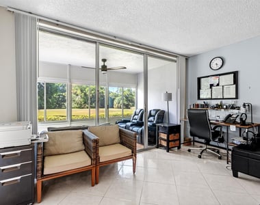 3151 S Palm Aire Drive - Photo Thumbnail 23