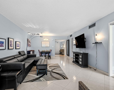 3151 S Palm Aire Drive - Photo Thumbnail 4
