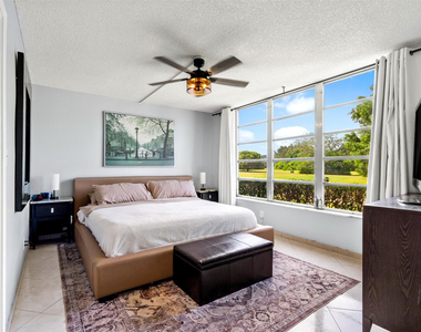 3151 S Palm Aire Drive - Photo Thumbnail 14