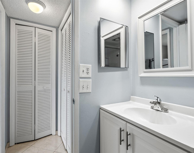 3151 S Palm Aire Drive - Photo Thumbnail 20