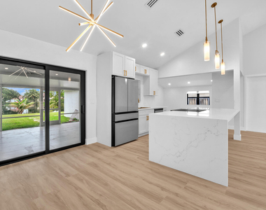 8411 Sw 57th Street - Photo Thumbnail 7