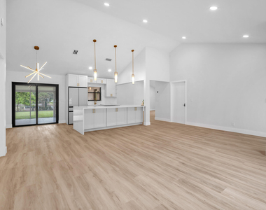 8411 Sw 57th Street - Photo Thumbnail 12