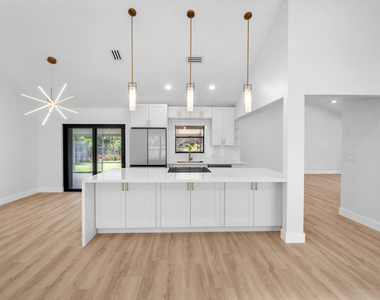 8411 Sw 57th Street - Photo Thumbnail 3