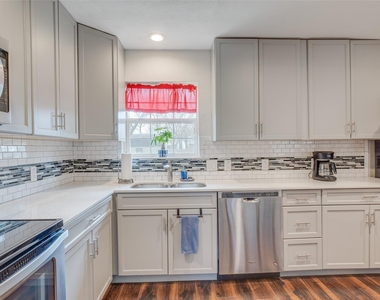 2822 Materhorn Drive - Photo Thumbnail 3