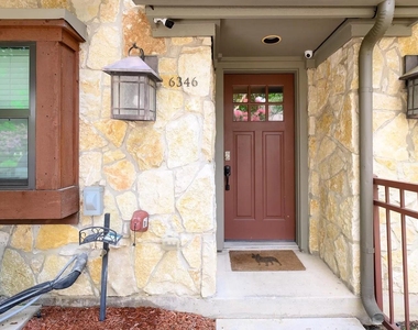 6346 Oriole Drive - Photo Thumbnail 3
