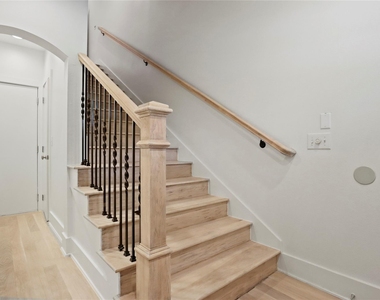 6346 Oriole Drive - Photo Thumbnail 7