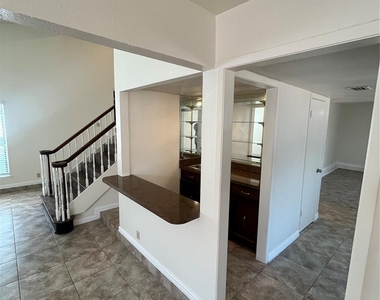 1707 Aurora Drive - Photo Thumbnail 8
