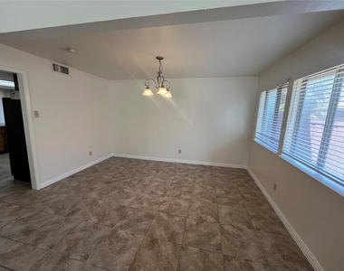 1707 Aurora Drive - Photo Thumbnail 6