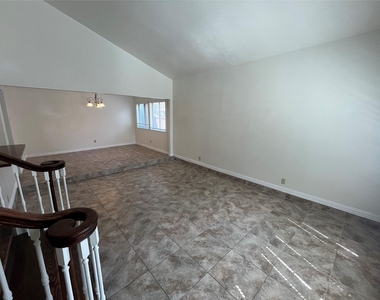 1707 Aurora Drive - Photo Thumbnail 4