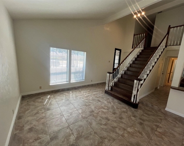 1707 Aurora Drive - Photo Thumbnail 5