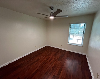 1707 Aurora Drive - Photo Thumbnail 16